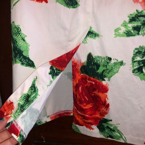 Pinup Couture Red Roses Pencil Skirt - Picture 6 of 8